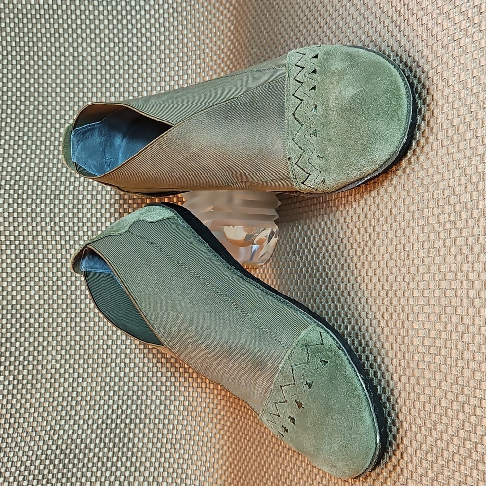 Sundance Cute & Comfy Loafers - 7½-8 / 38 - Soft Mossy Green